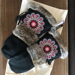 Astis Faucett mitten